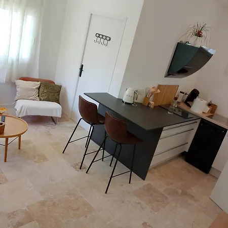 Сasa de vacaciones Maisonnette Soleil Nimes